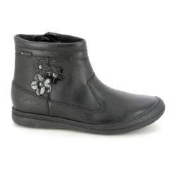 Clarks - Scooter Go Gtx 261510376f - F Fit (black Leather) -Camel Favour clarks scooter go gtx f fit black leather boots 1657013733 261510376F 02