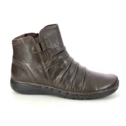 Clarks - Un Loop Top 261686624d - D Fit (brown Leather) -Camel Favour clarks un loop top d fit brown leather ankle boots 1668174335 261686624D 02