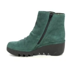 Fly London - Brom Blu P501344-002 (green Suede) -Camel Favour fly london brom blu p501344 002 green suede wedge boots 1661339610 028134490 05