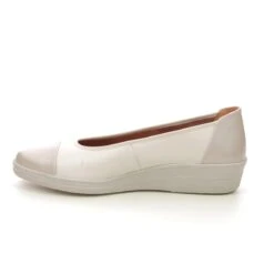 Gabor - Petunia 26042.53 (beige) -Camel Favour gabor petunia 26 042 53 beige comfort slip on shoes 1676555166 040640250 07