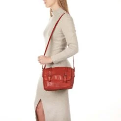 Gianni Conti - 4203350-50 Como Satchel 2 (red Leather) -Camel Favour gianni conti como satchel 2 4203350 50 red leather handbag16649597264203350 5