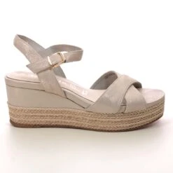 Tamaris - 28001-20-489 Jhila 70 Wedge (light Gold) -Camel Favour tamaris jhila 70 wedge 28001 20 489 light gold espadrilles 1678105710 991800126 02
